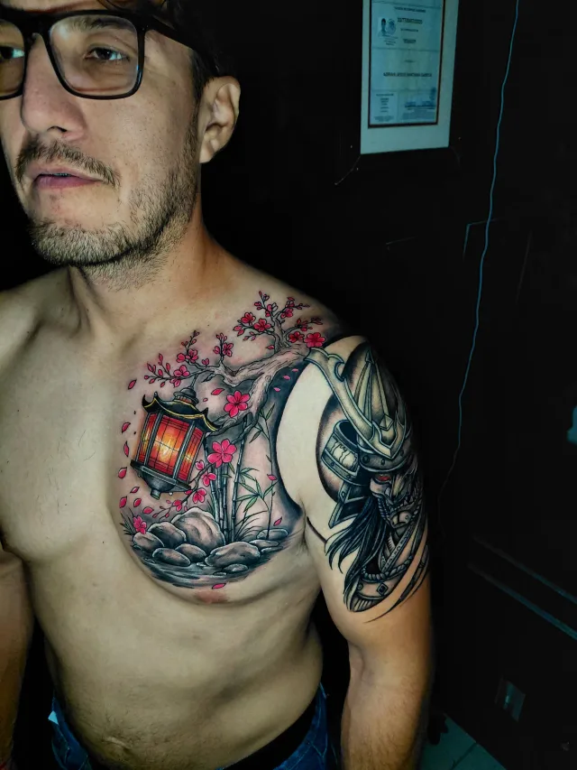 Tatuaje línea fina por Adrian Santana, Cancún